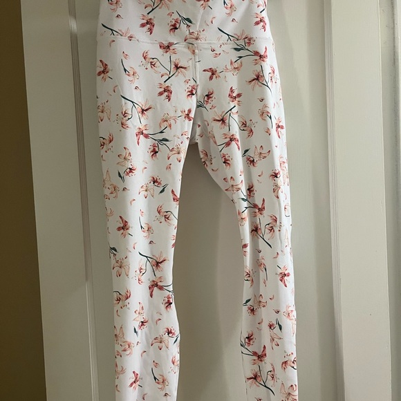 Fabletics Powerhold High Waist leggings Women’s size Large - Picture 2 of 6